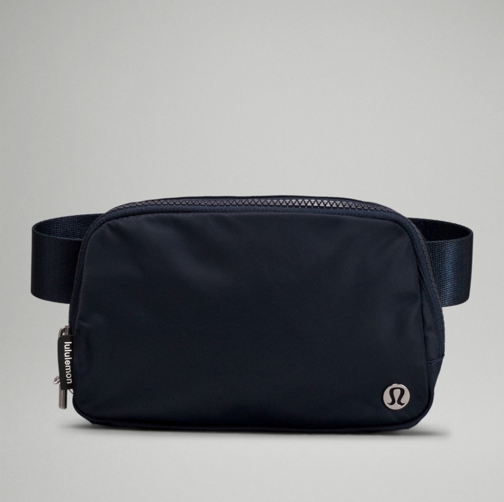 NWT 💙 Lululemon Everywhere Belt Bag *1L True Navy💙*Extended Strap